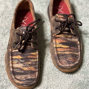 Tiger print twisted x mocks